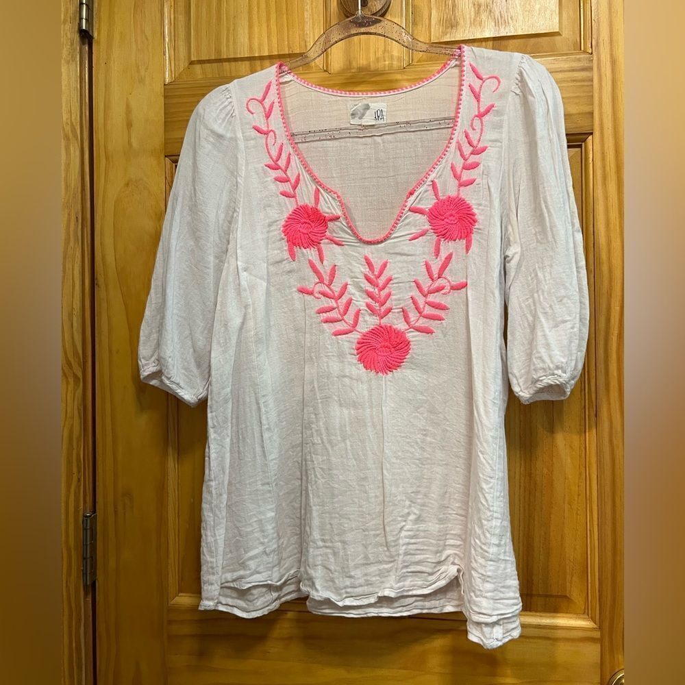 Ara size M present boho neon pink embroidered blouse